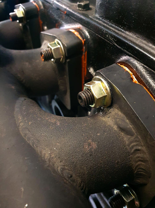 TD42 Exhaust Manifold Stud & Gasket Kit